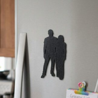 Imán con silueta personalizada de pareja en relieve impreso en 3D sobre nevera