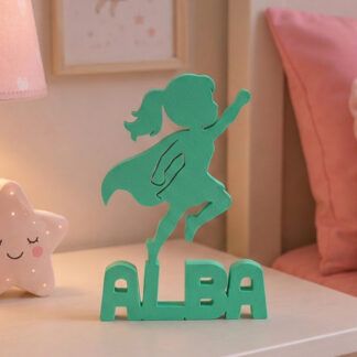 figura infantil de superheroina con nombre personalizado