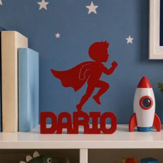 figura superheroe infantil con nombre personalizado